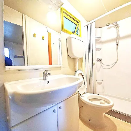 Bungalow 1 Camping *